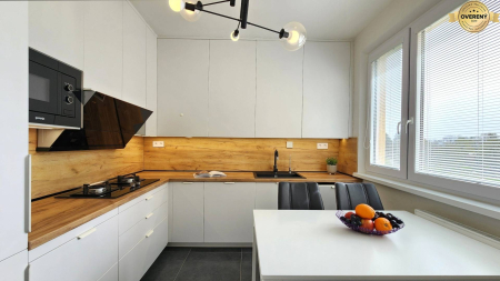 REZERVOVANÉ | 3,5 izbový byt 78 m² + loggia 3,4 m² v Moldave n/B